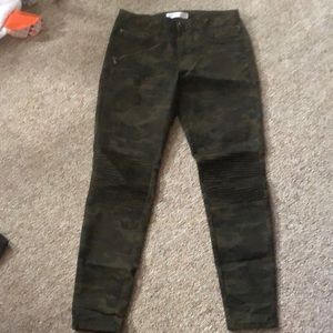 Zara camouflage skinny pants